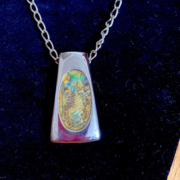 Vintage Monet Necklace with an abalone inset - Picture 2 of 5
